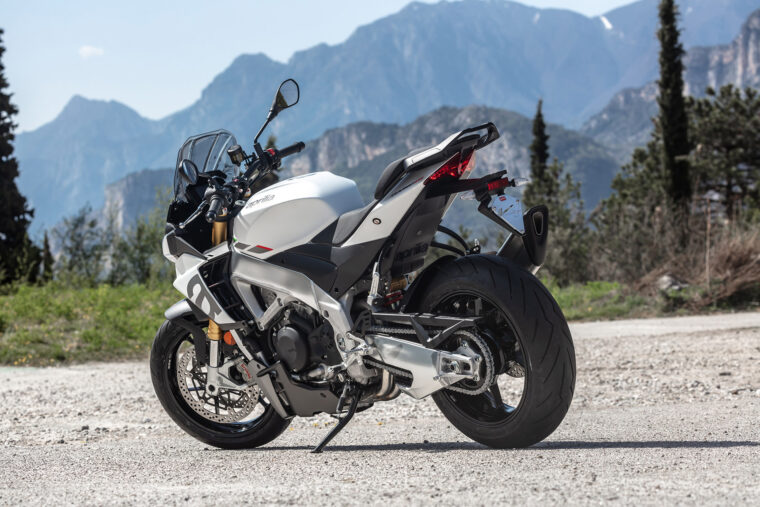 Aprilia-Tuono-V4-2021-estaticas (31)