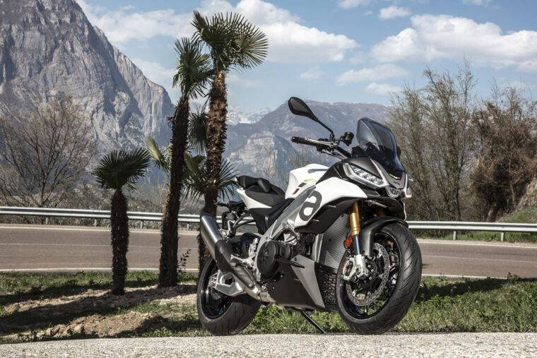 Aprilia-Tuono-V4-2021-estaticas (35)