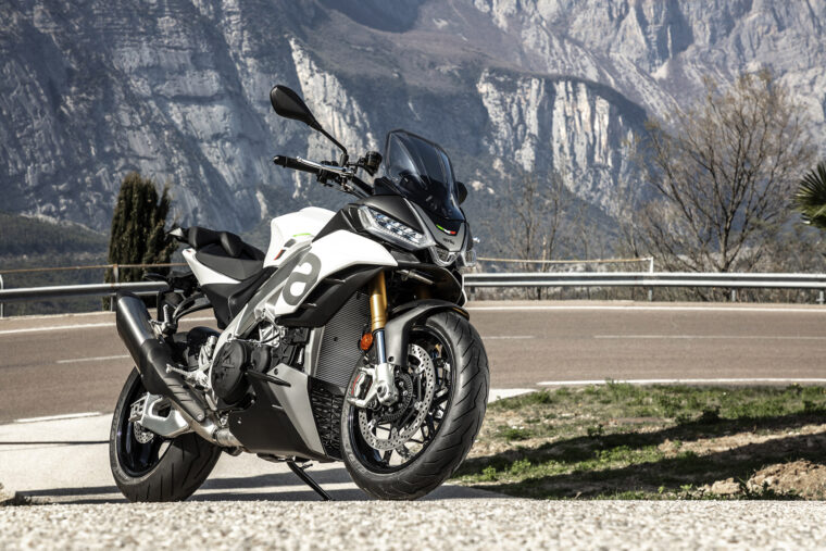 Aprilia-Tuono-V4-2021-estaticas (37)