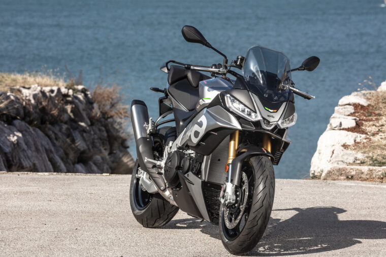 Aprilia-Tuono-V4-2021-estaticas (39)