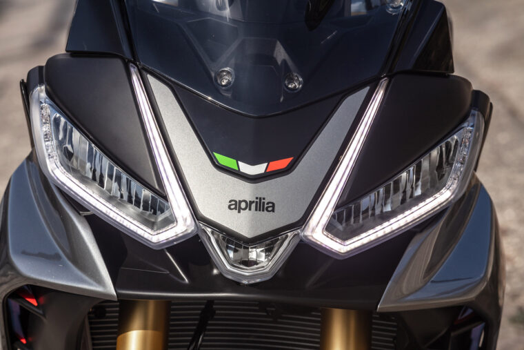 Aprilia-Tuono-V4-2021-estaticas (45)