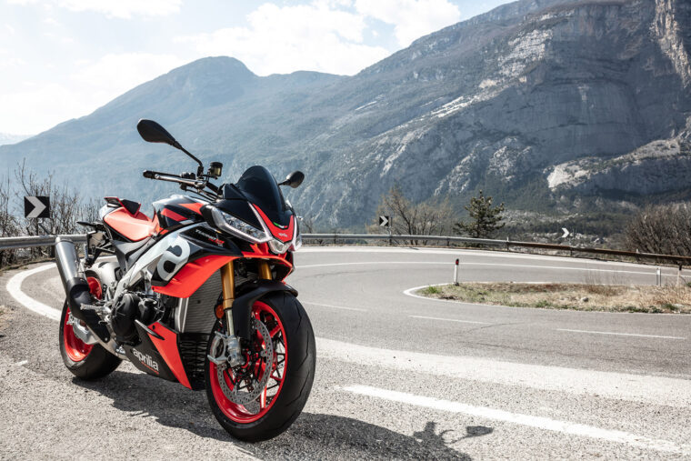 Aprilia Tuono V4 Factory 2021 estaticas (46)