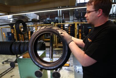 Continental Images Production Korbach 14 Endkontrolle scaled 1