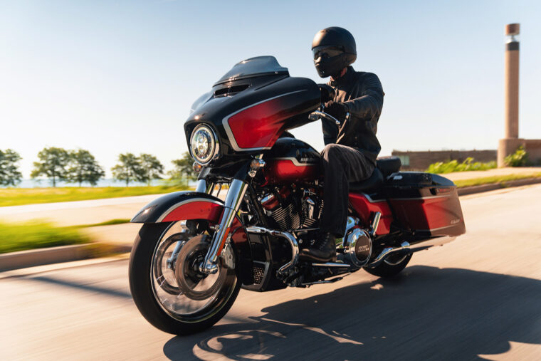 Harley-Davidson-CVO-Street-Glide-2021 (15)