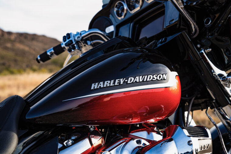 Harley-Davidson-CVO-Street-Glide-2021 (18)