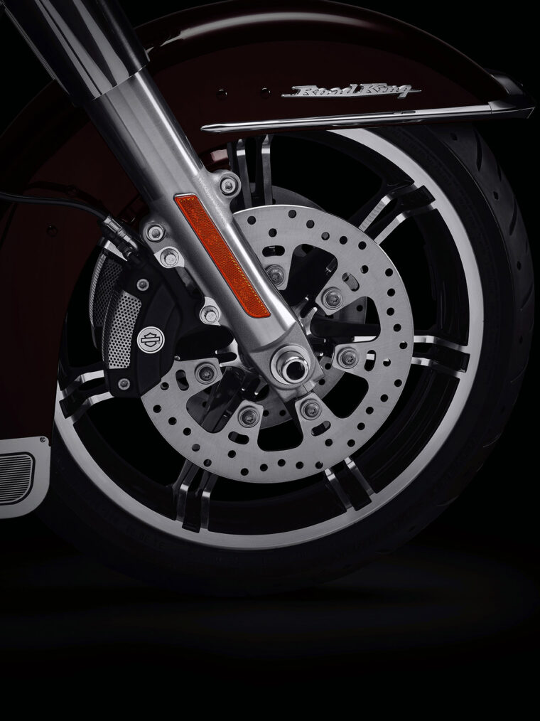 Harley-Davidson-Road-King-2021 (3)