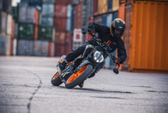 KTM 125/390 Duke 2021: Detalles y fotos de las renovadas naked austriacas 10 KTM 390 Duke 2021 (3)