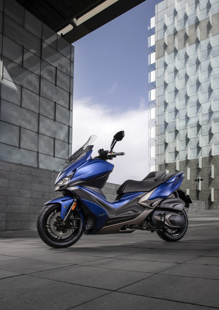 KYMCO-Xciting-S-400-2021-ambiente (1)