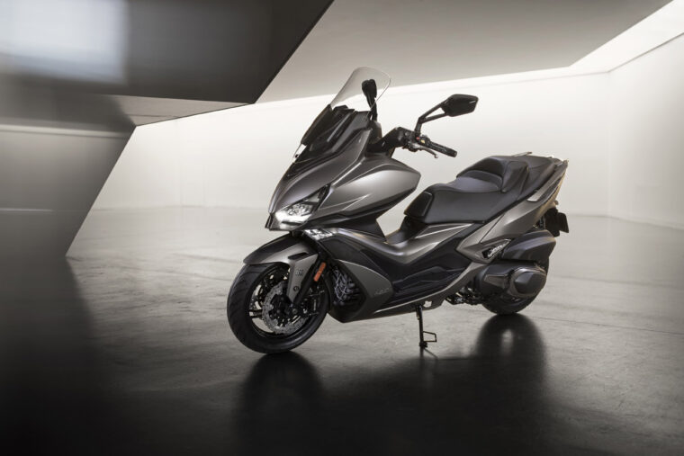 KYMCO-Xciting-S-400-2021-ambiente (6)