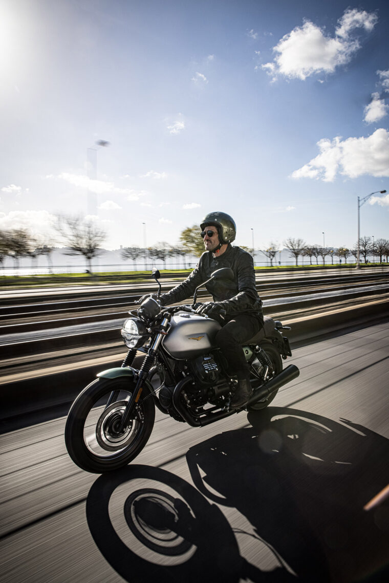 Moto-Guzzi-V7-Stone-Centenario-2021 (30)