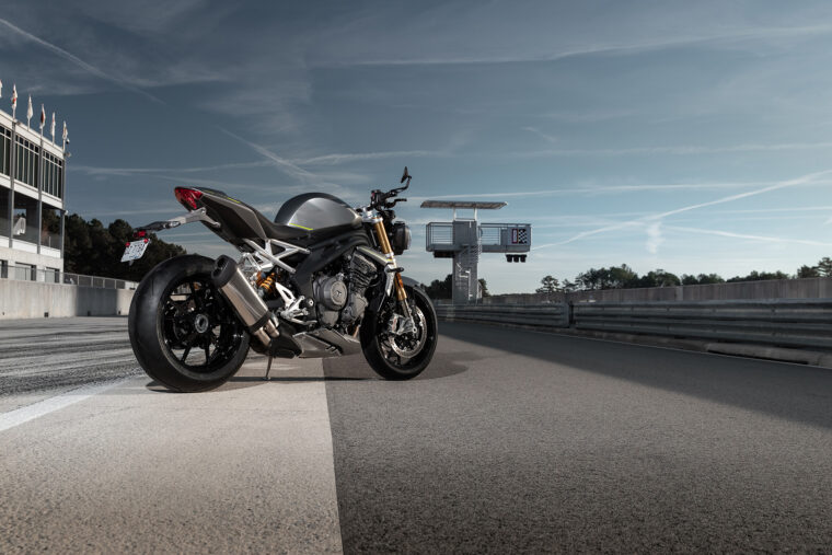 Triumph-Speed-Triple-1200-RS-2021-estaticas-5