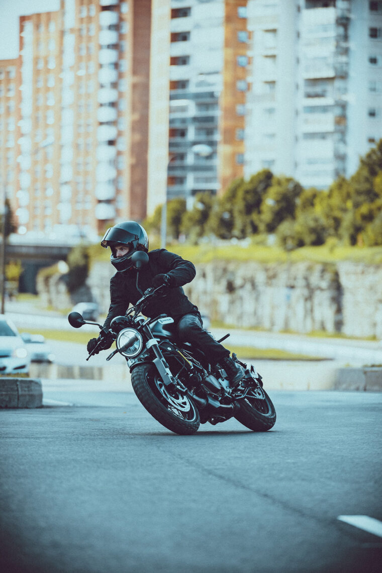 Husqvarna-Svartpilen-125-2021 (15)