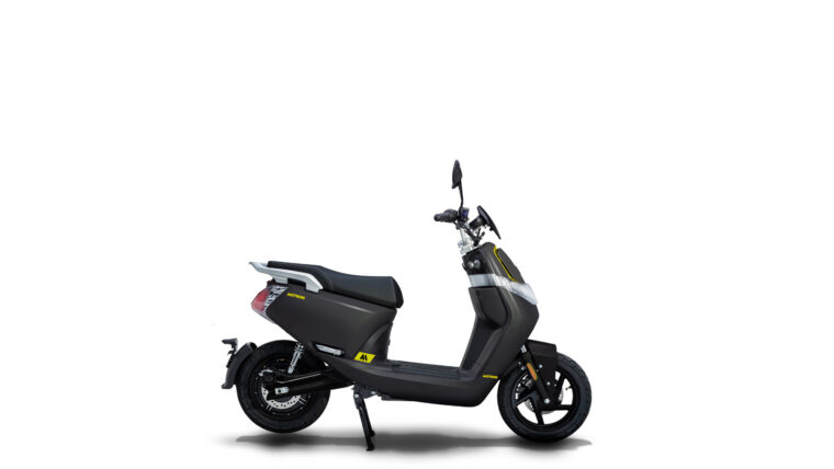 Morton-Motorcycle-WHIZZ-BLACK