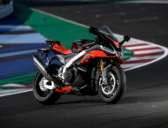 Aprilia RSV4 Factory 2021 negra estática
