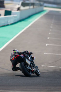 Aprilia RSV4 Factory 2021 prueba 47