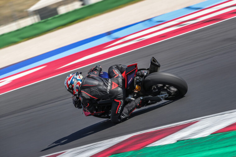 Aprilia-RSV4-Factory-2021-prueba-9