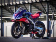 Aprilia RSV4 Factory 2021 prueba azul 90
