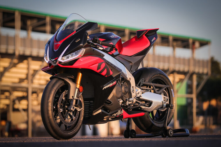 Aprilia RSV4 Factory 2021 prueba foto