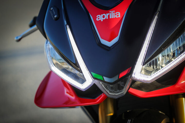 Aprilia-RSV4-Factory-2021-prueba-frontal