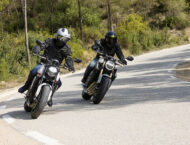 Ocurrencias DGT: Piden una red de 'conductores chivatos' para cazar infracciones 2 Honda CB650R vs Triumph Trident 660 comparativa 12