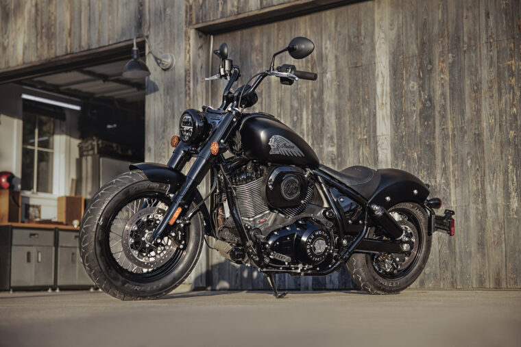 Indian-Chief-Bobber-Dark-Horse-2021 (2)