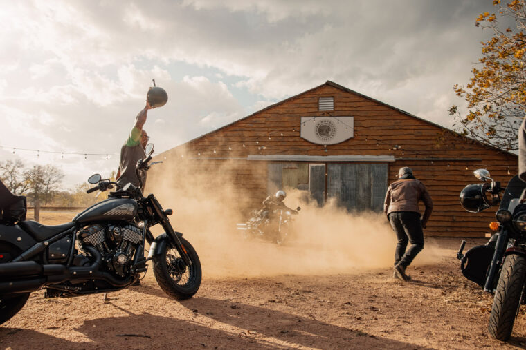 Indian-Chief-Bobber-Dark-Horse-2021 (5)
