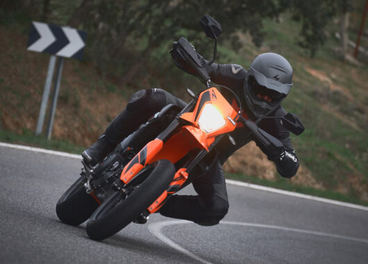 Prueba. KTM 690 SMC R 2021: La chica mala