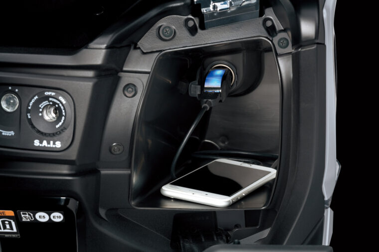 Suzuki-Burgman-400-2021 (7)