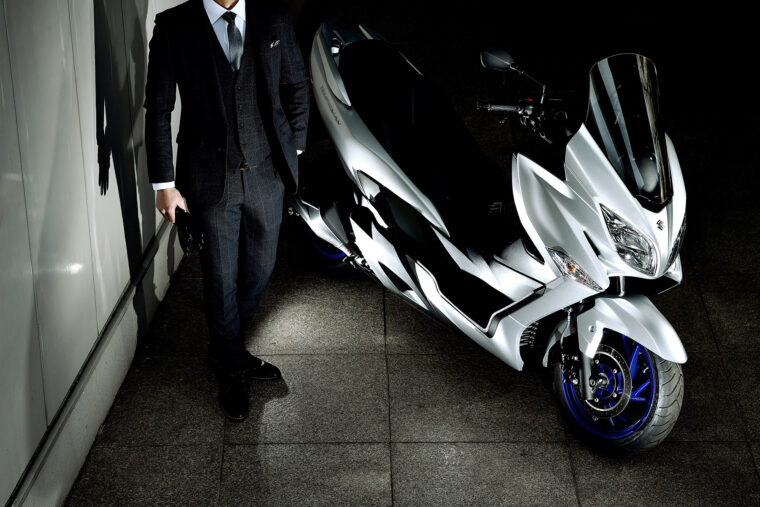 Suzuki-Burgman-400-2021-accion (17)