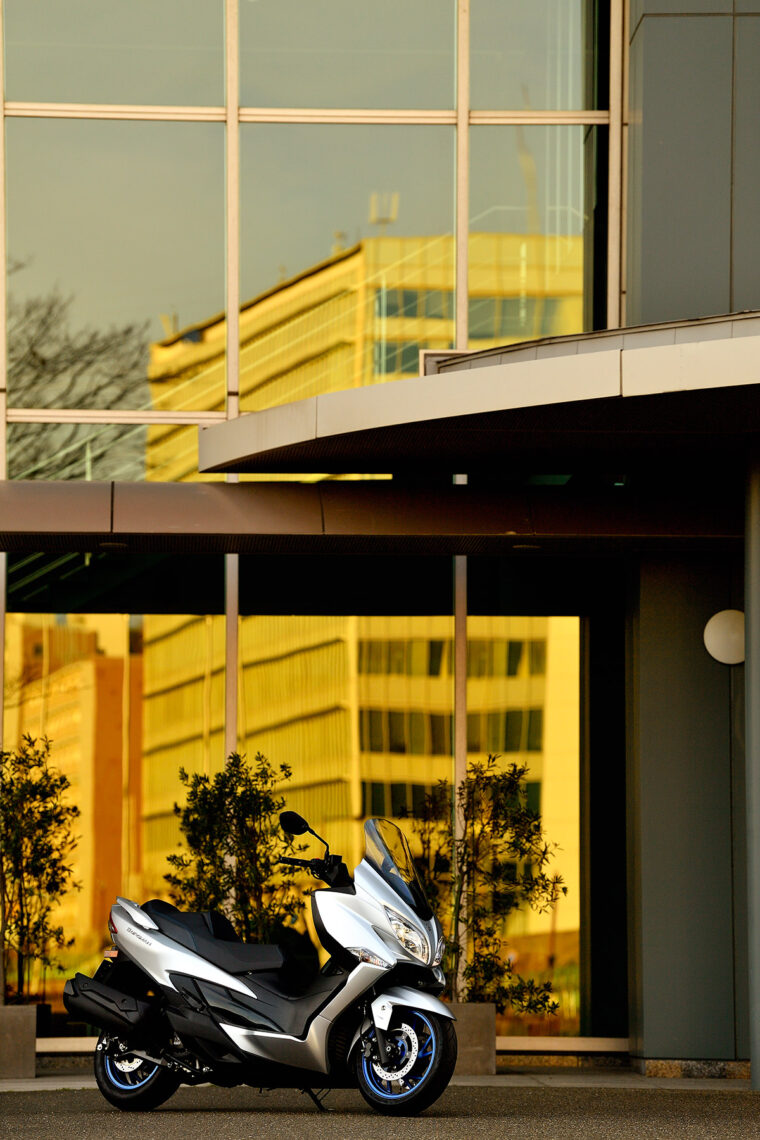 Suzuki-Burgman-400-2021-accion (22)