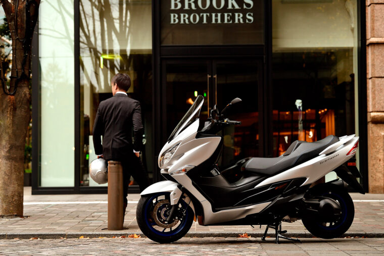 Suzuki-Burgman-400-2021-accion (28)