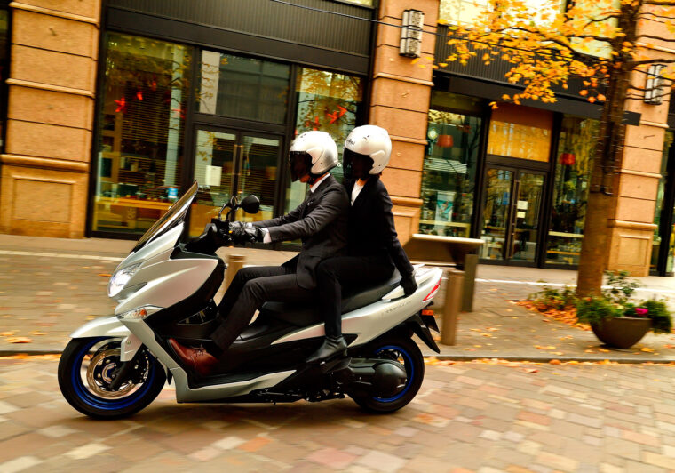 Suzuki-Burgman-400-2021-accion (34)