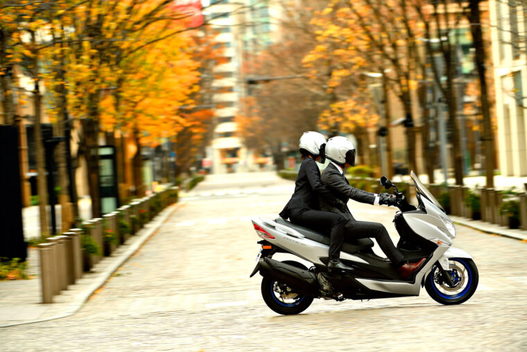 Suzuki-Burgman-400-2021-accion (36)