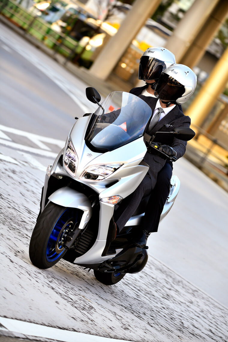 Suzuki-Burgman-400-2021-accion (39)