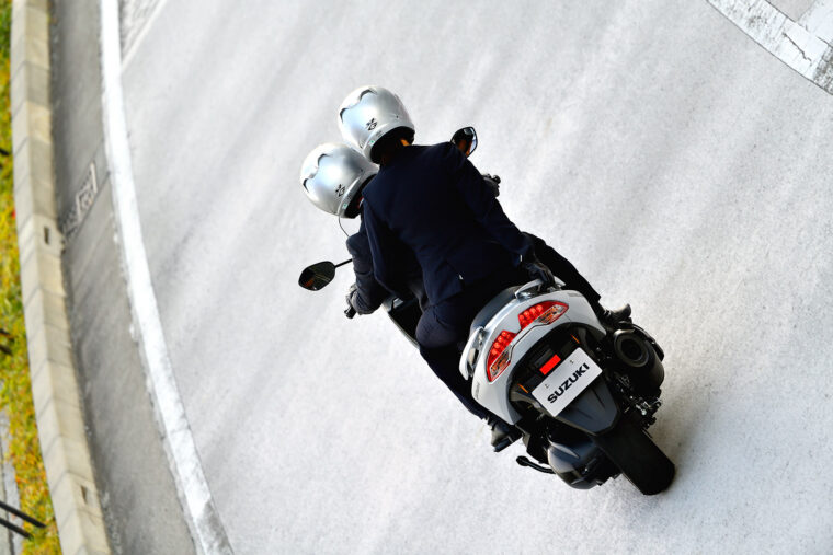 Suzuki-Burgman-400-2021-accion (40)