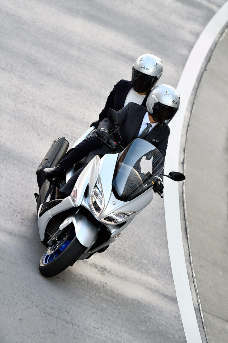 Suzuki-Burgman-400-2021-accion (41)