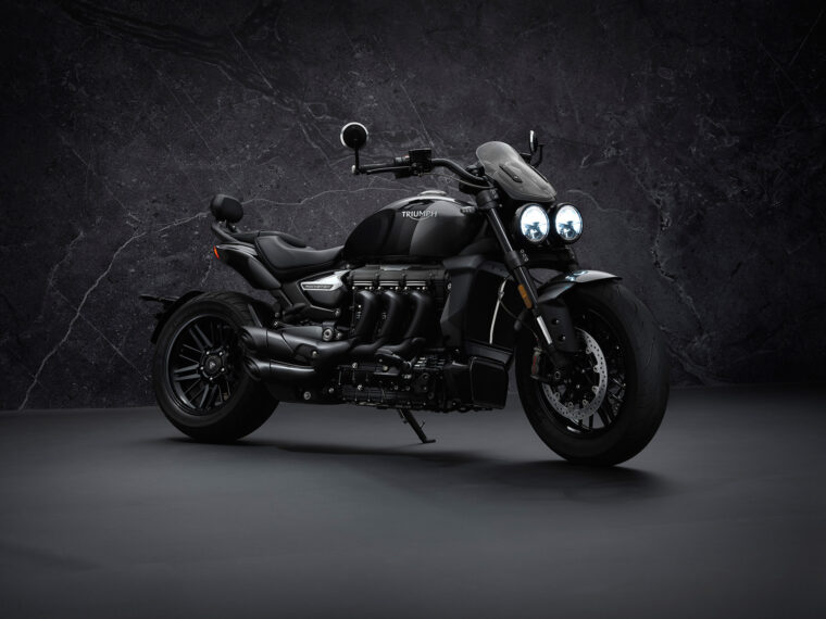 Triumph-Rocket-3-GT-Triple-Black-2021 (2)