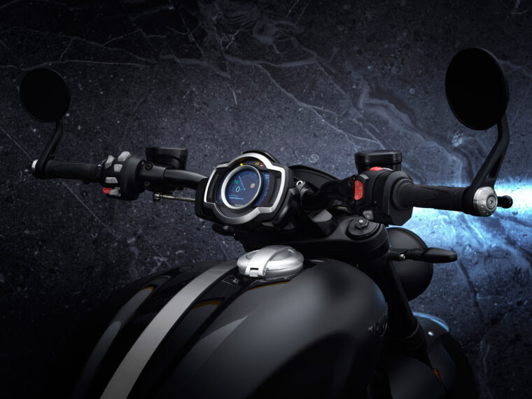 Triumph-Rocket-3-R-Black-2021-detalles (10)