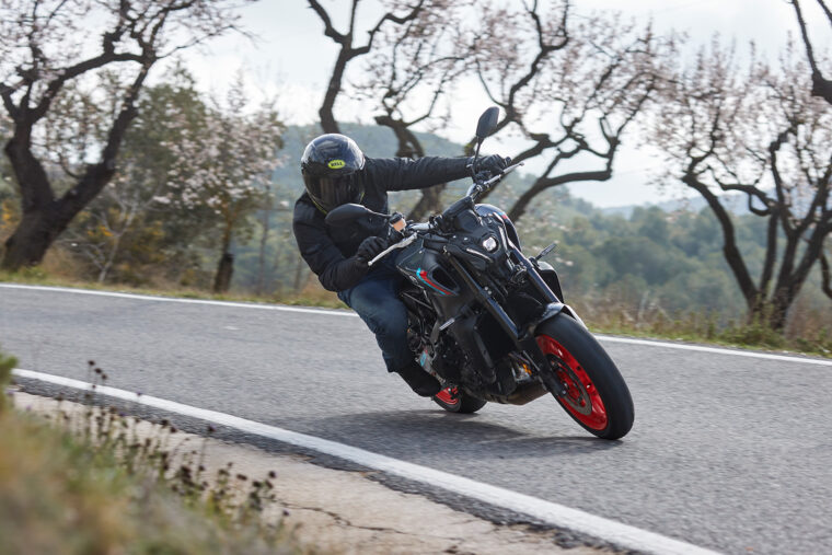 Yamaha-MT-09-2021_prueba (2)