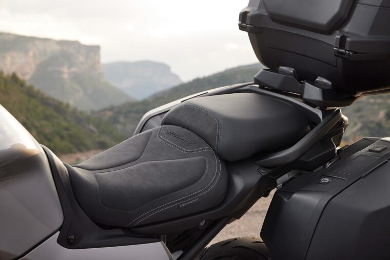 Yamaha-Tracer-9-GT-2021-Travel-Pack-prueba-MBK (2)