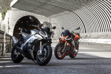 Aprilia Tuono V4 2021 familia 1