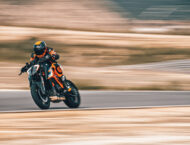 BikeLeaks. Brabus 1300 R, la KTM 1290 Super Duke RR que será la primera moto del famoso preparador alemán 10 KTM 1290 Super Duke RR 2021 (15)