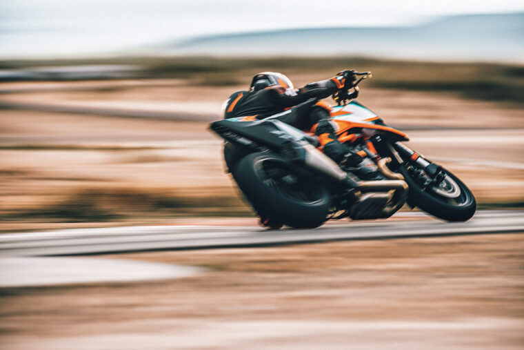 KTM-1290-Super-Duke-RR-2021 (19)