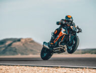 BikeLeaks. Brabus 1300 R, la KTM 1290 Super Duke RR que será la primera moto del famoso preparador alemán 5 KTM 1290 Super Duke RR 2021 (77)