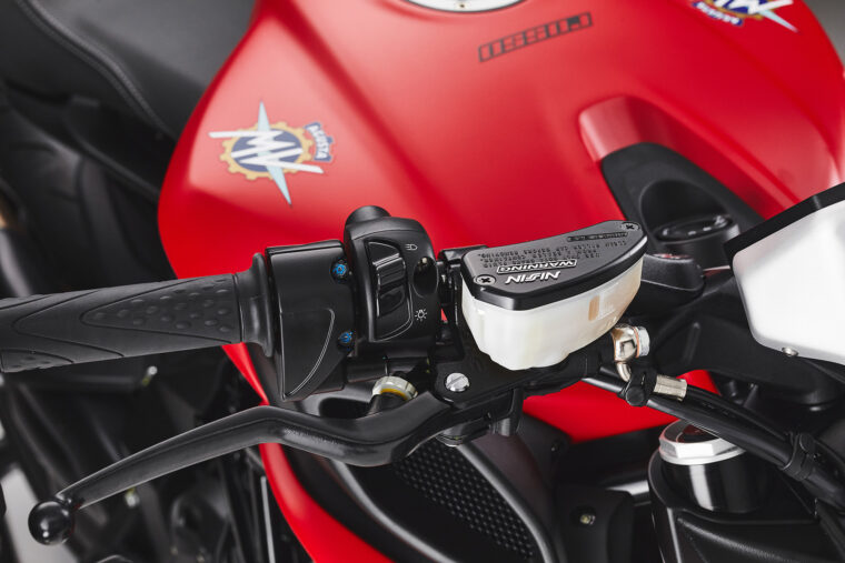 MV-Agusta-Dragster-800-Rosso-2021-detalles (12)