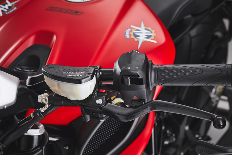 MV-Agusta-Dragster-800-Rosso-2021-detalles (13)