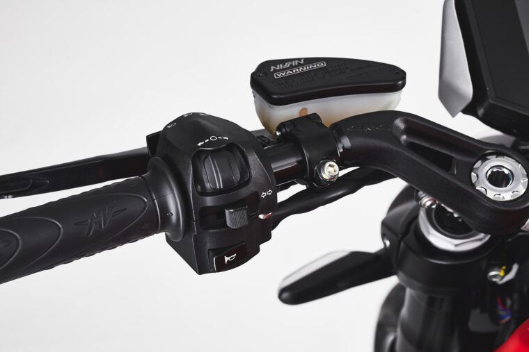 MV-Agusta-Dragster-800-Rosso-2021-detalles (14)