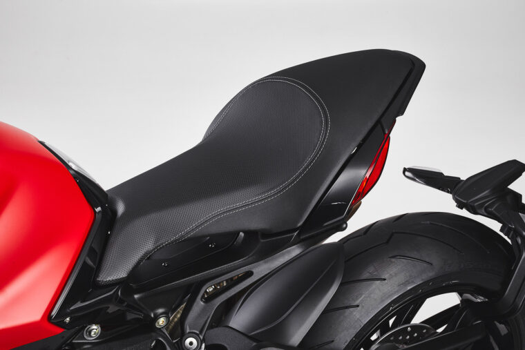 MV-Agusta-Dragster-800-Rosso-2021-detalles (3)