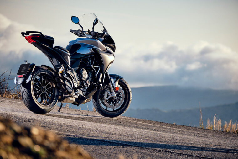 MV-Agusta-Turismo-Veloce-800-Lusso-2021-estaticas (10)