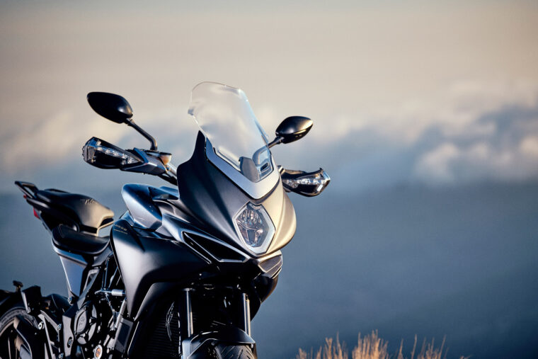 MV-Agusta-Turismo-Veloce-800-Lusso-2021-estaticas (8)